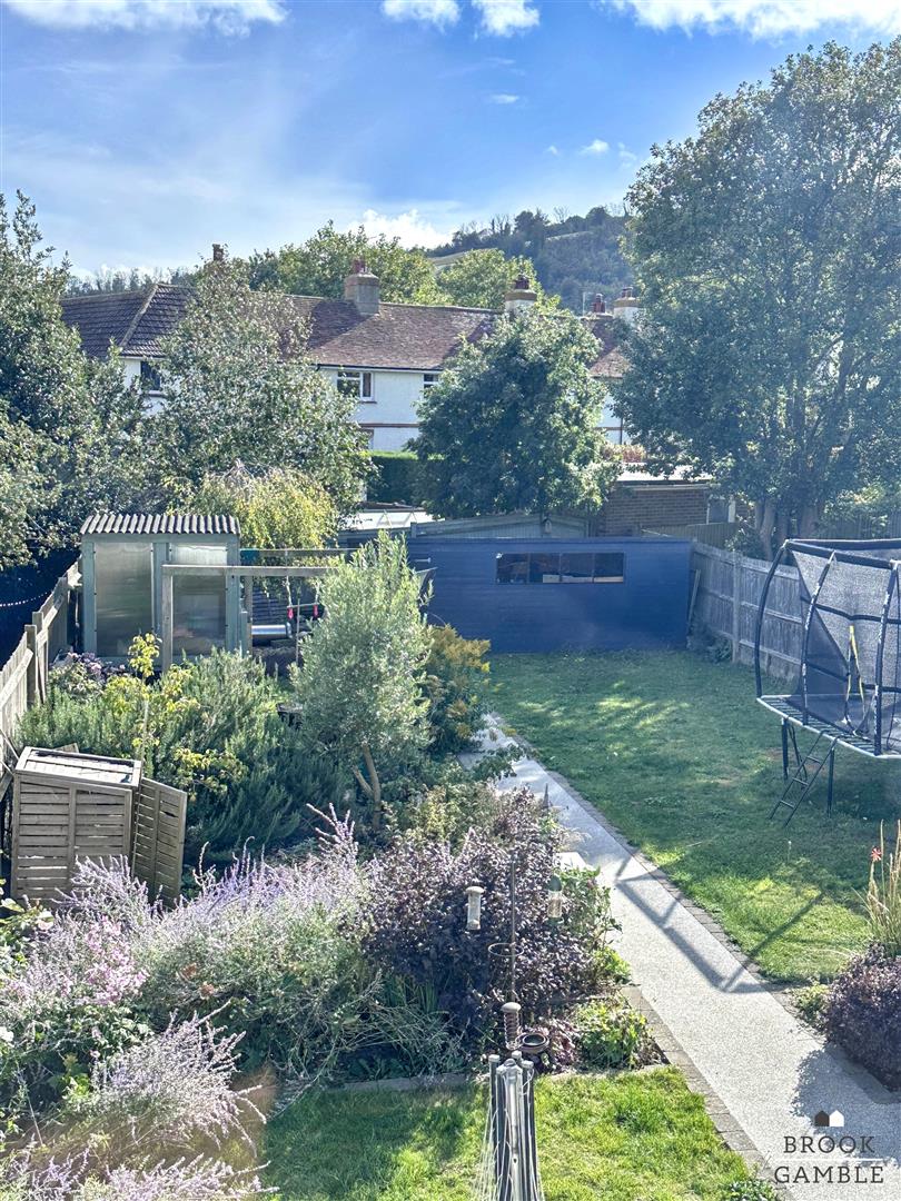 4 Bedroom House - Semi-Detached. North Avenue in Eastbourne,  11